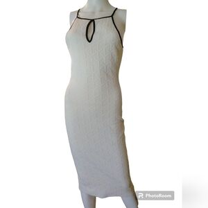 Olive Tree black and white M‎ dress textured pattern